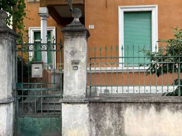 casa indipendente in vendita a Verona in zona Golosine
