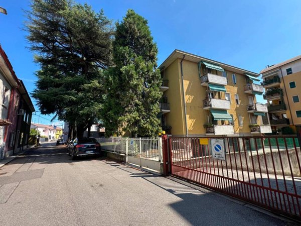appartamento in vendita a Verona in zona Borgo Roma