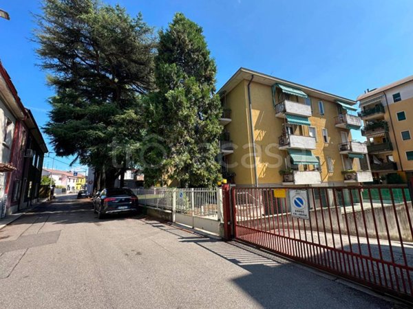 appartamento in vendita a Verona in zona Borgo Roma
