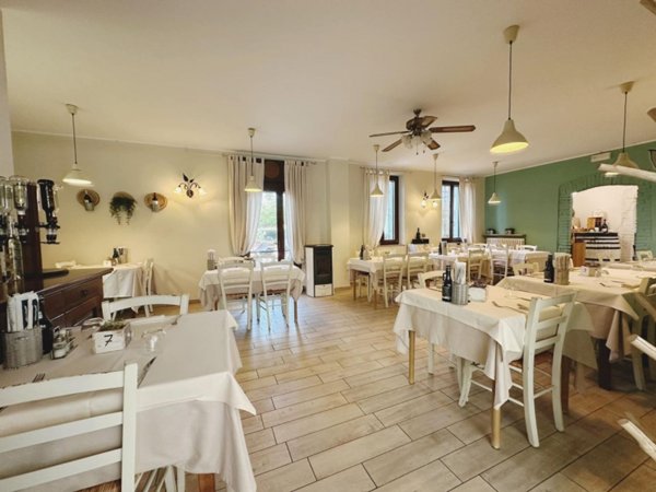 negozio in vendita a Verona in zona Borgo Roma