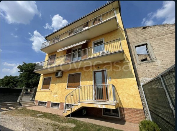 appartamento in vendita a Verona in zona Santa Lucia