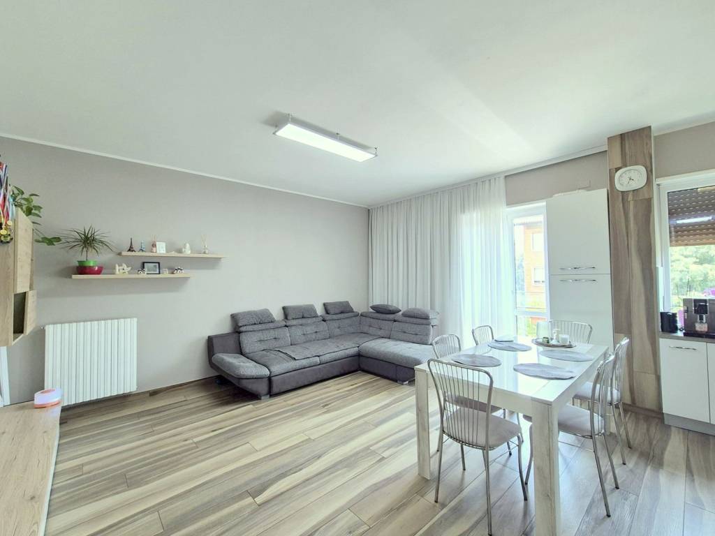 appartamento in vendita a Verona in zona Santa Lucia