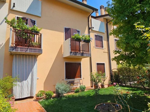 casa indipendente in vendita a Verona in zona Cadidavid