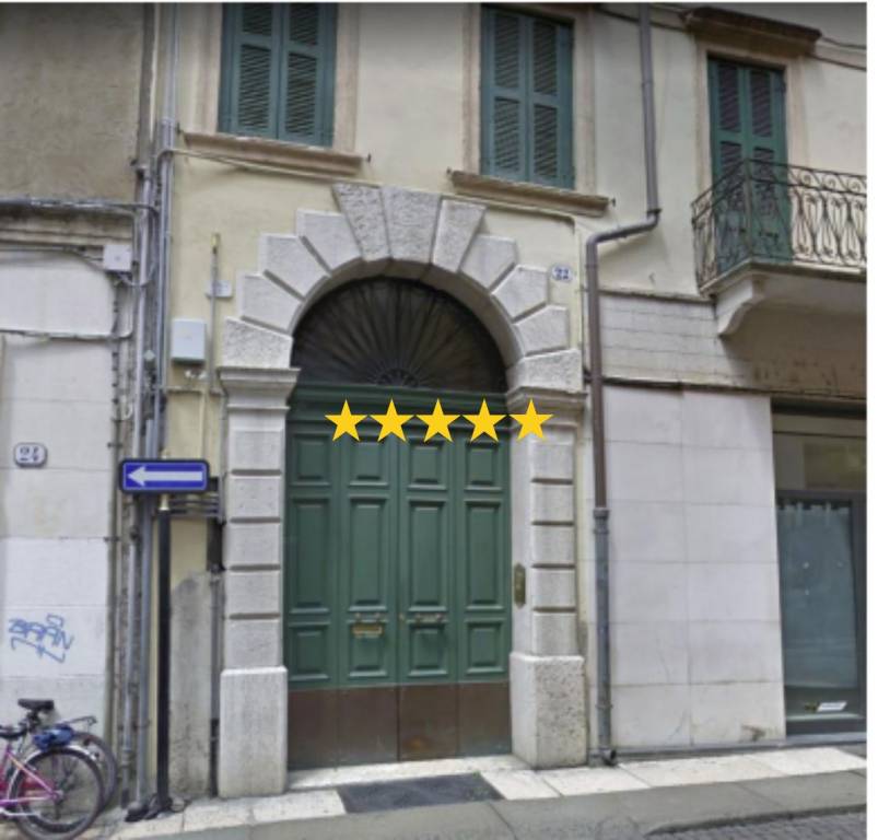 appartamento in vendita a Verona in zona Centro Storico