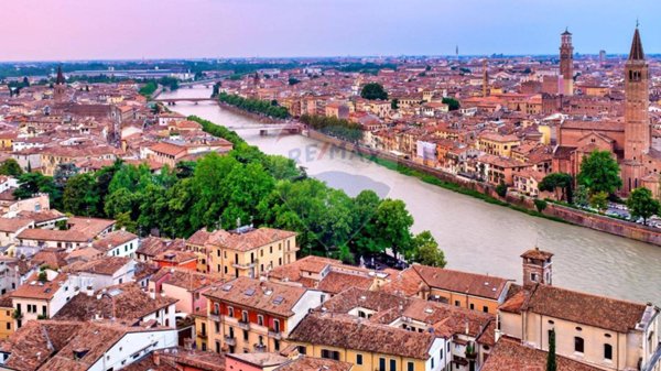casa indipendente in vendita a Verona in zona Veronetta
