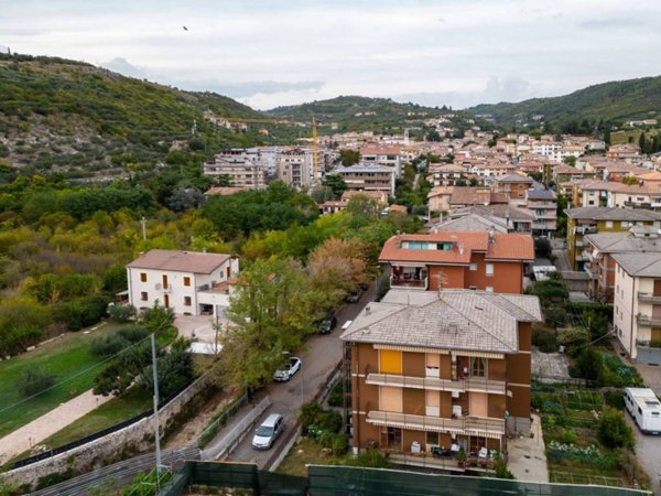 appartamento in vendita a Verona in zona Quinzano