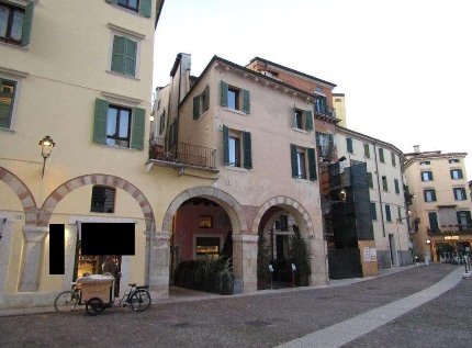 negozio in vendita a Verona in zona Centro Storico