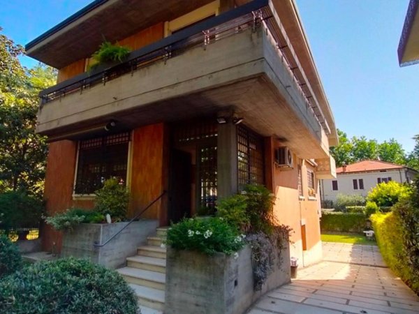 casa indipendente in vendita a Verona in zona Centro Storico