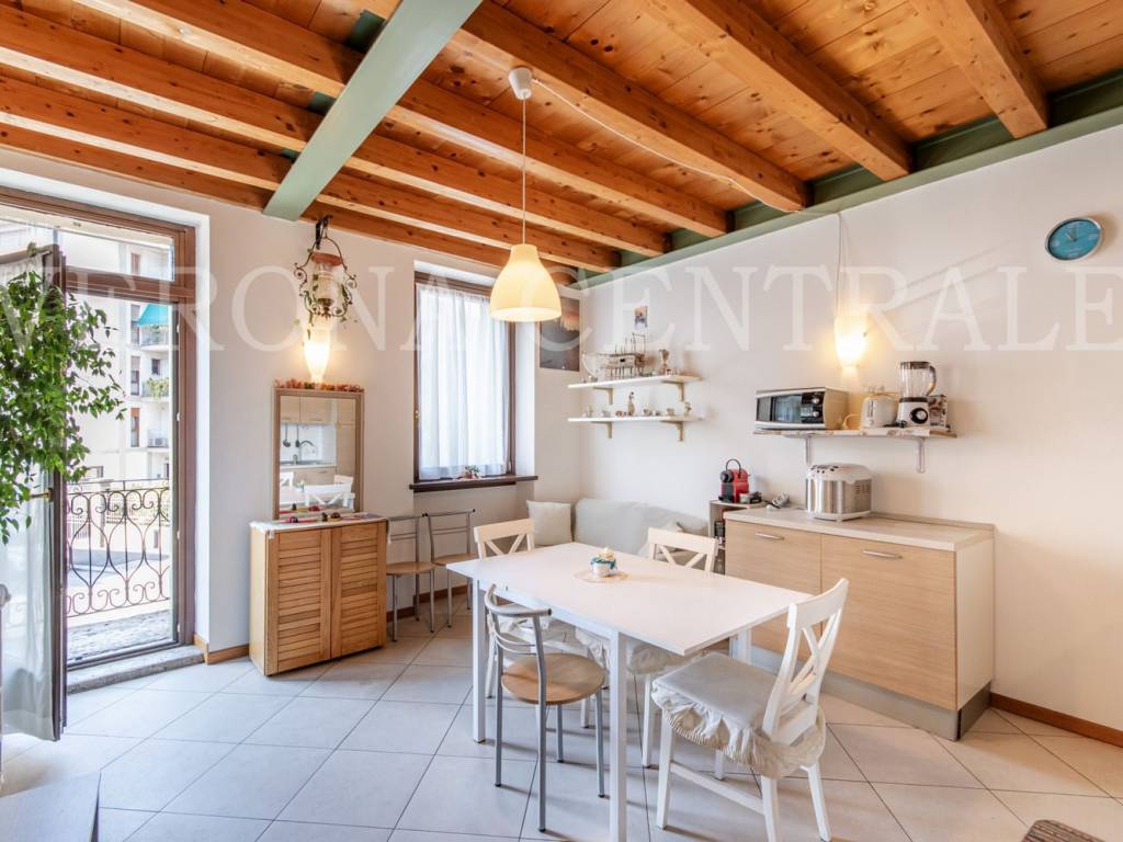 appartamento in vendita a Verona in zona Valdonega