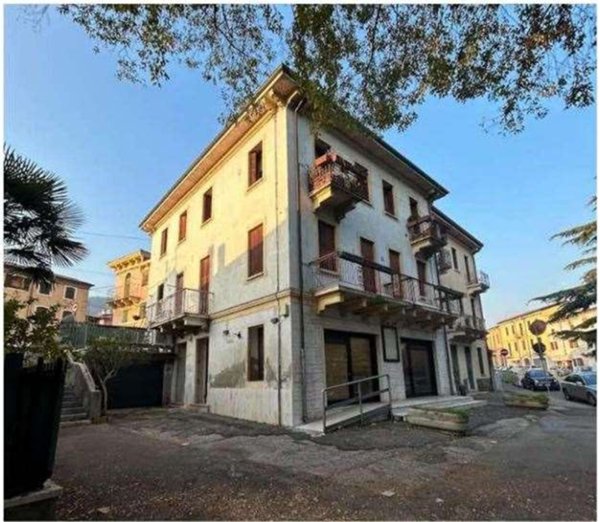 negozio in vendita a Verona in zona Avesa