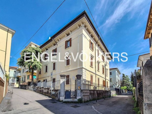 appartamento in vendita a Verona in zona Centro Storico