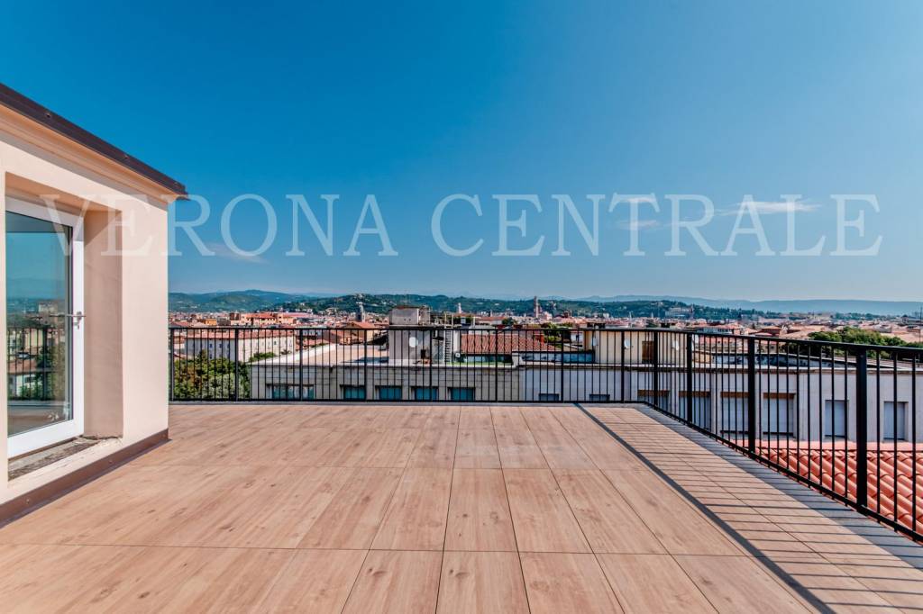 appartamento in vendita a Verona in zona Cittadella