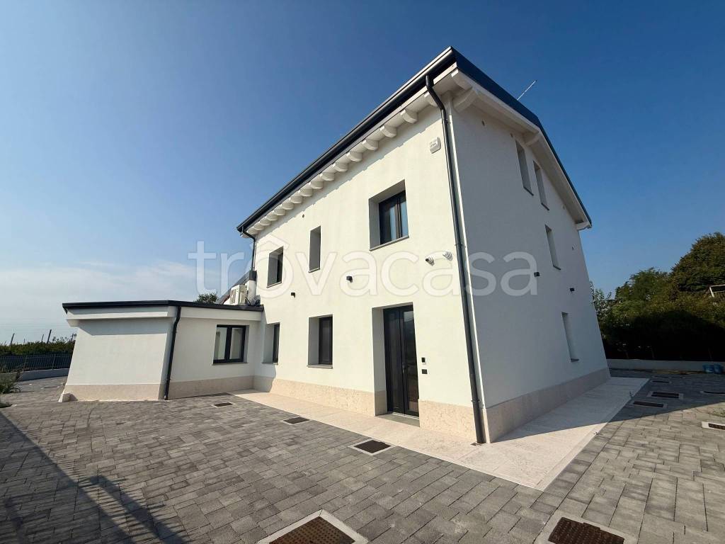 casa indipendente in vendita a Verona in zona San Massimo all'Adige