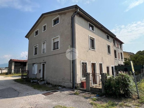 casa indipendente in vendita a Verona in zona Chievo
