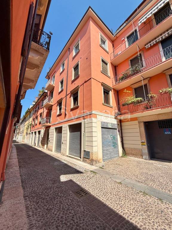 appartamento in vendita a Verona in zona Centro Storico