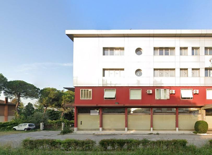 ufficio in vendita a Verona in zona Borgo Roma