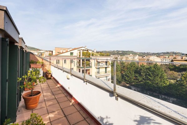 appartamento in vendita a Verona in zona Porto Crencano