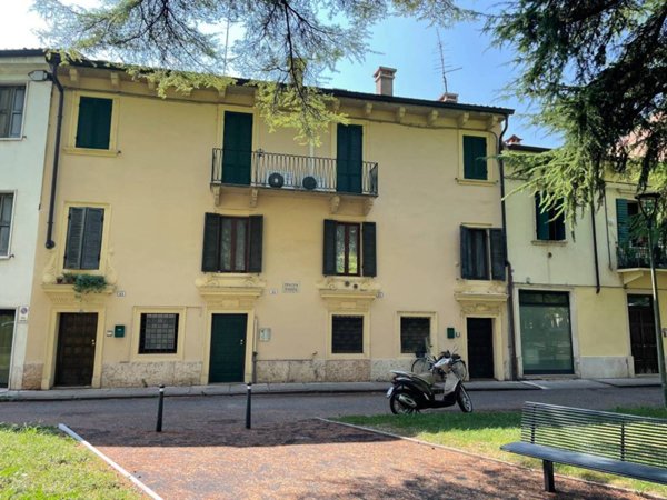 appartamento in vendita a Verona in zona San Zeno