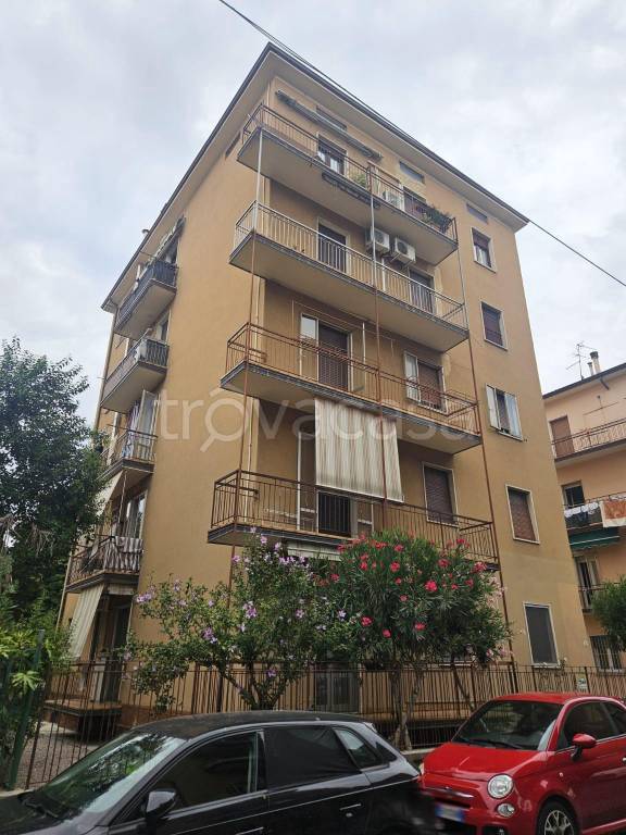 appartamento in vendita a Verona in zona Golosine