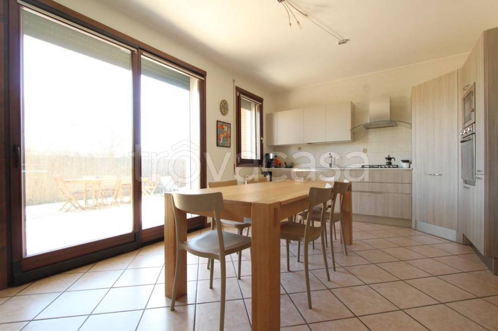 casa indipendente in vendita a Verona in zona San Michele Extra
