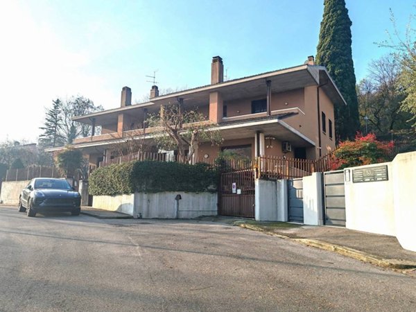 casa indipendente in vendita a Verona in zona Musicisti / Santa Croce