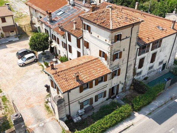 casa indipendente in vendita a Verona