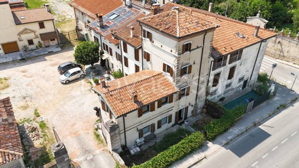casa indipendente in vendita a Verona