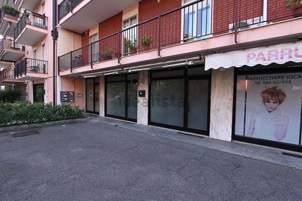 negozio in vendita a Verona in zona Borgo Venezia / Borgo Trieste