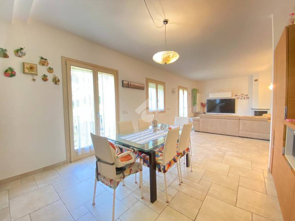 casa indipendente in vendita a Verona in zona Cadidavid