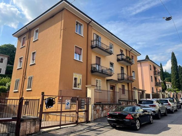 appartamento in vendita a Verona in zona Valdonega