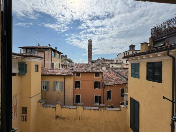 appartamento in vendita a Verona in zona Centro Storico