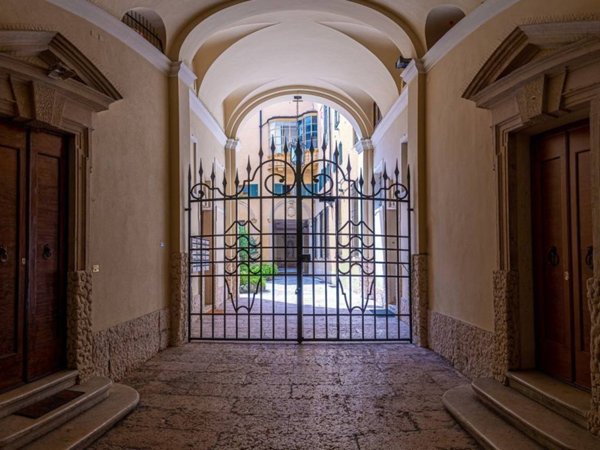 appartamento in vendita a Verona in zona Centro Storico