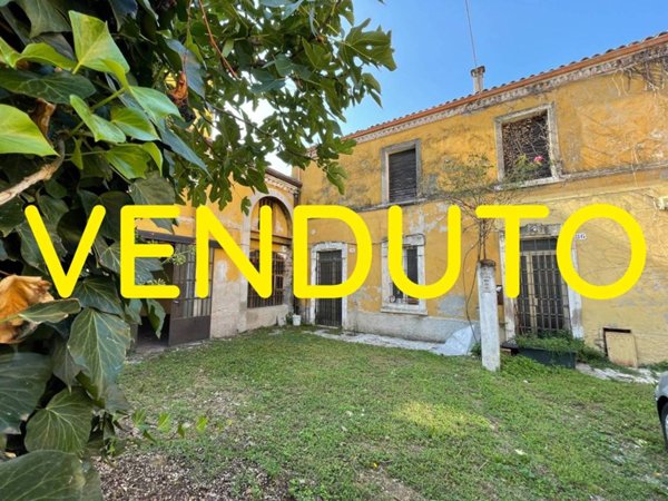 casa indipendente in vendita a Verona in zona Borgo Roma