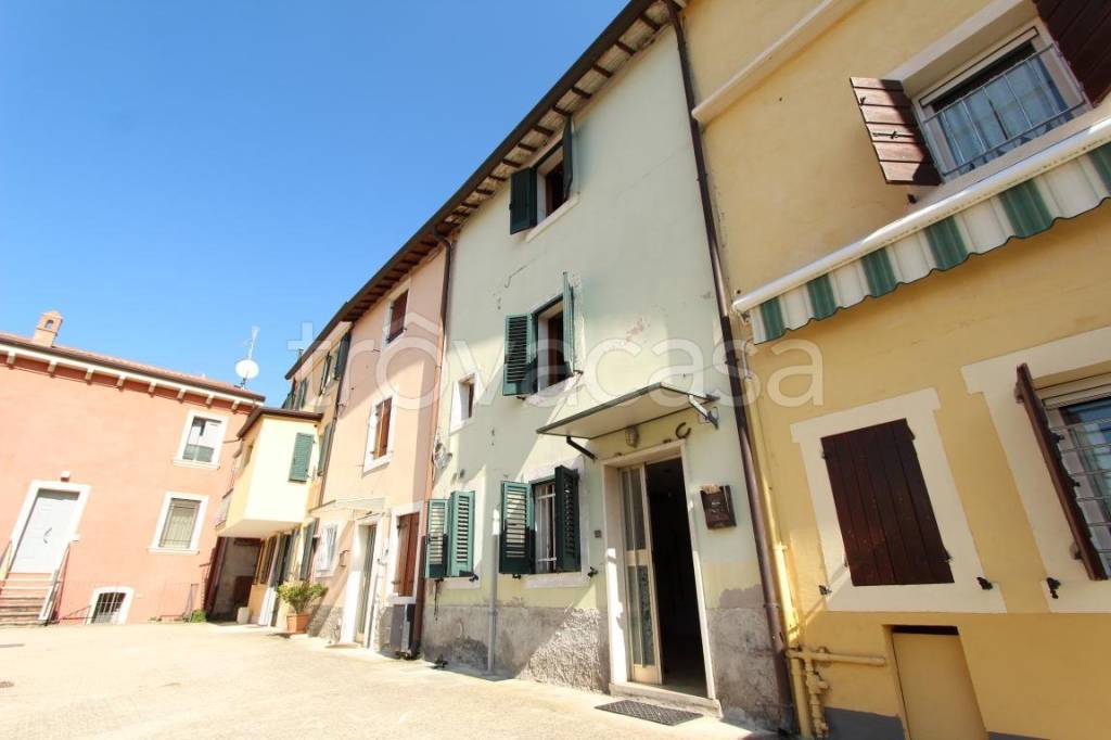 casa indipendente in vendita a Verona