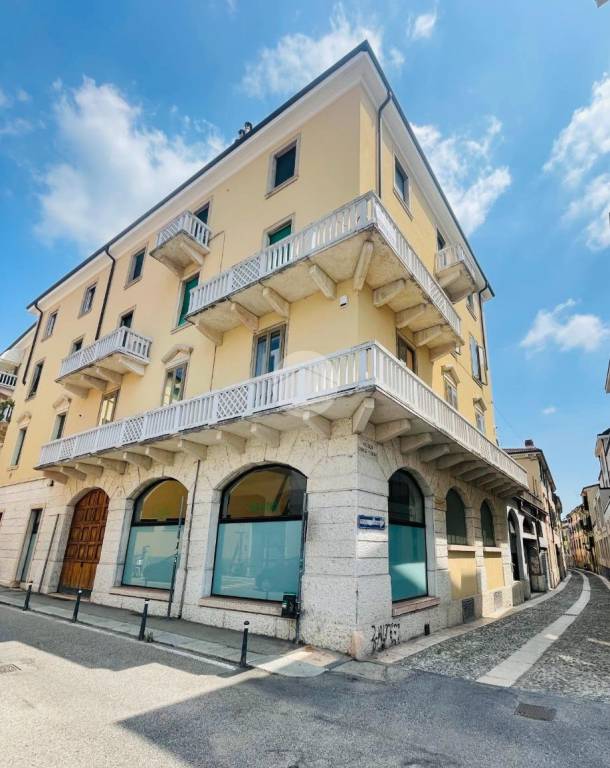 appartamento in vendita a Verona in zona Cittadella