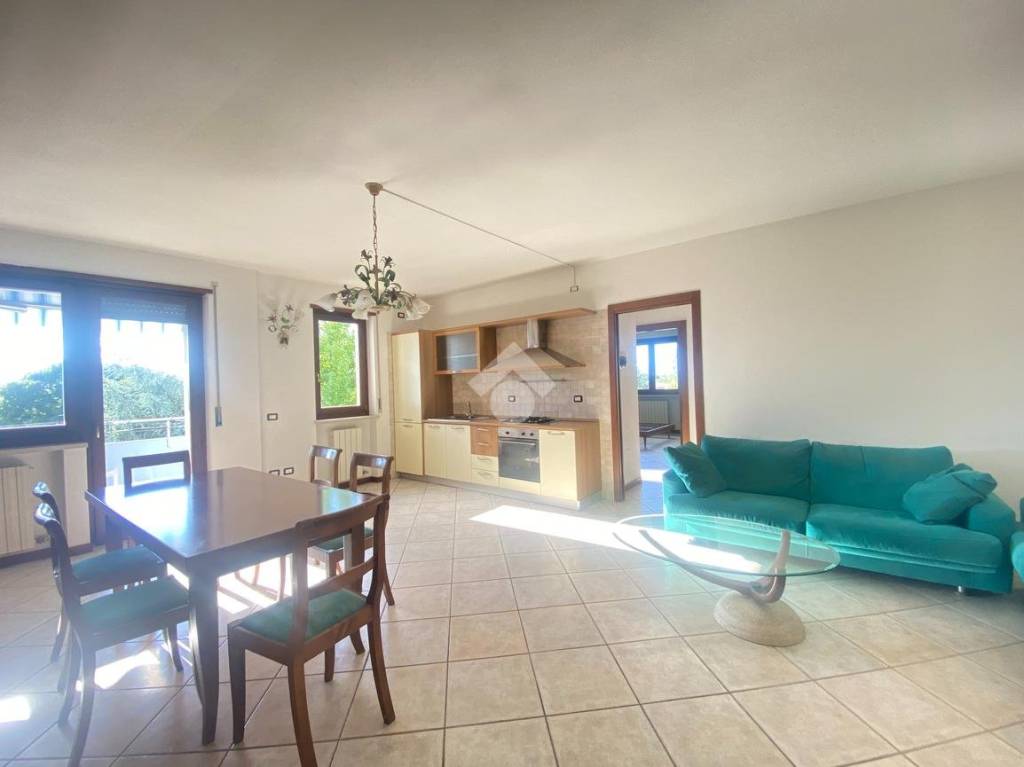 appartamento in vendita a Verona in zona Cadidavid