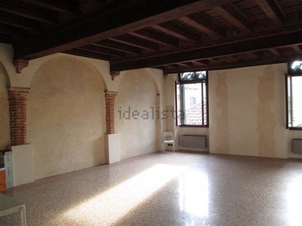 appartamento in vendita a Verona in zona Centro Storico