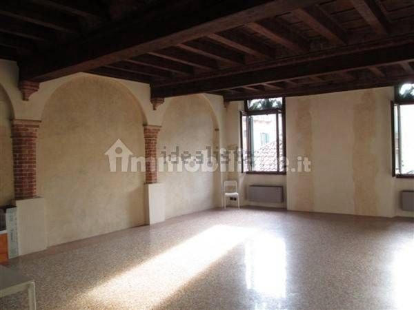 appartamento in vendita a Verona in zona Centro Storico