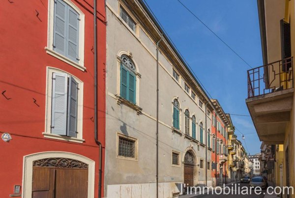 casa indipendente in vendita a Verona in zona Cittadella