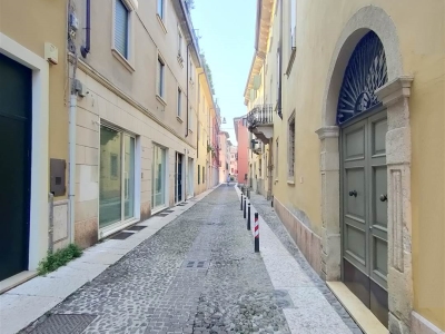 appartamento in vendita a Verona in zona Centro Storico