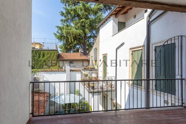 appartamento in vendita a Verona in zona Centro Storico