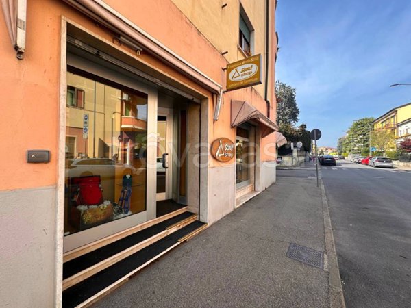 negozio in vendita a Verona in zona Borgo Roma