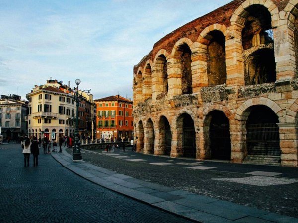 negozio in vendita a Verona in zona Centro Storico