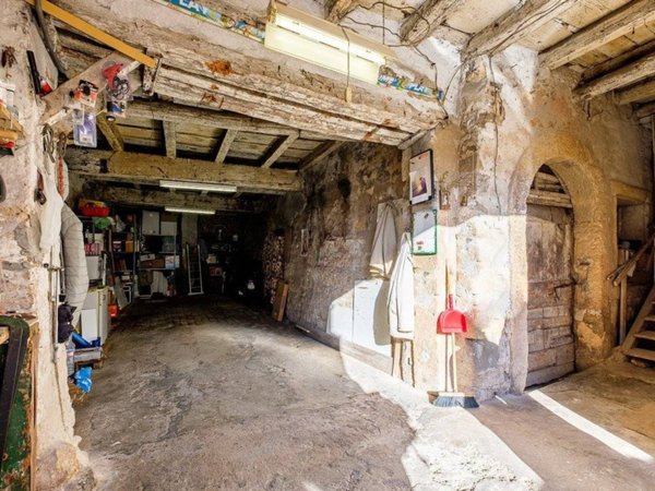 casa indipendente in vendita a Verona in zona Avesa