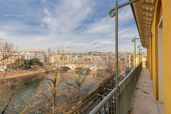 appartamento in vendita a Verona in zona Centro Storico