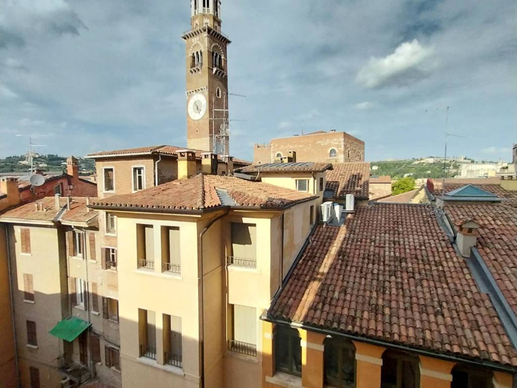 appartamento in vendita a Verona in zona Centro Storico