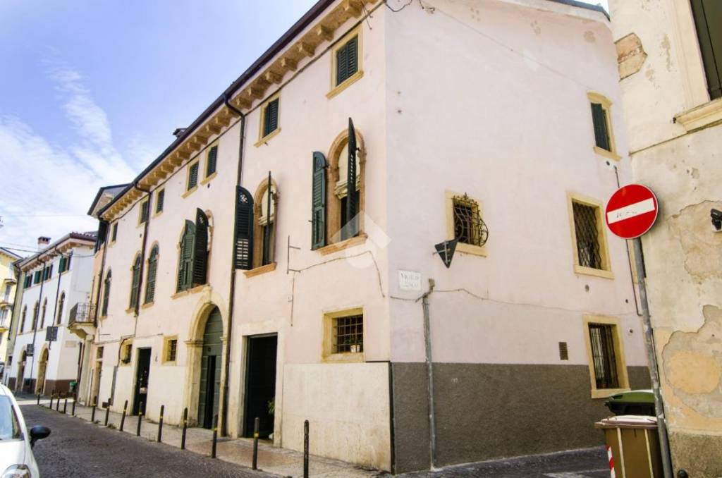 appartamento in vendita a Verona in zona Veronetta