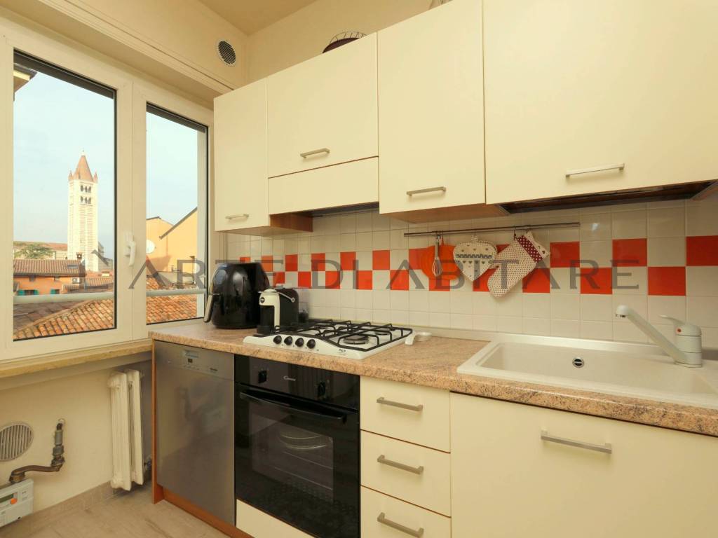appartamento in vendita a Verona in zona San Zeno