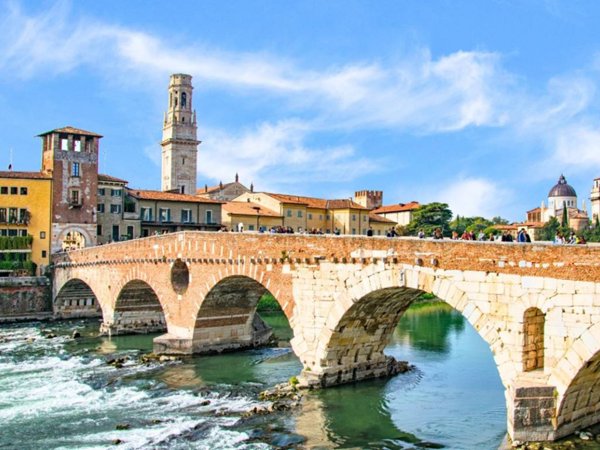 negozio in vendita a Verona in zona Centro Storico