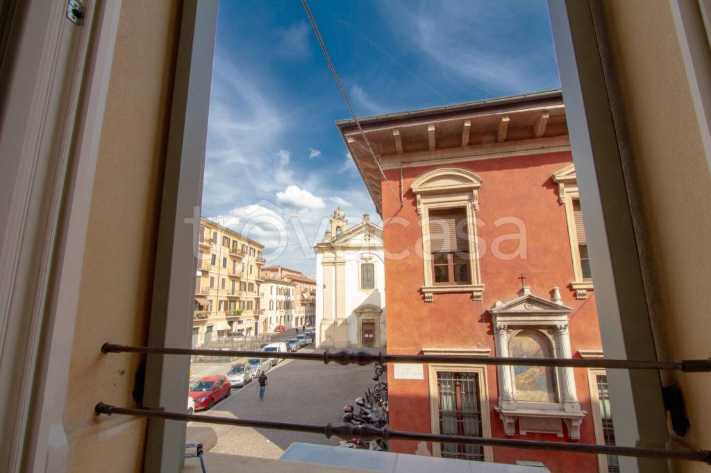 appartamento in vendita a Verona in zona Cittadella